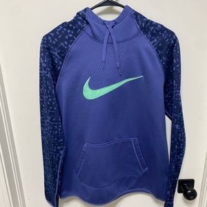Women’s Nike sweatshirt size Medium